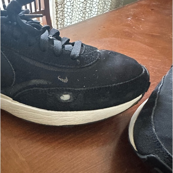 Black Nike Shoes - Picture 6 of 12